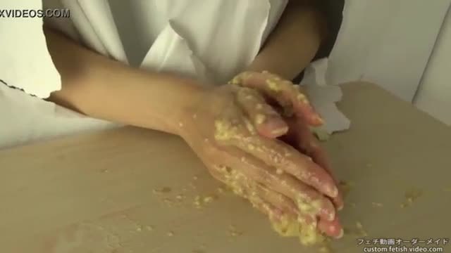 Hand crush fetish Women crush pudding by hand